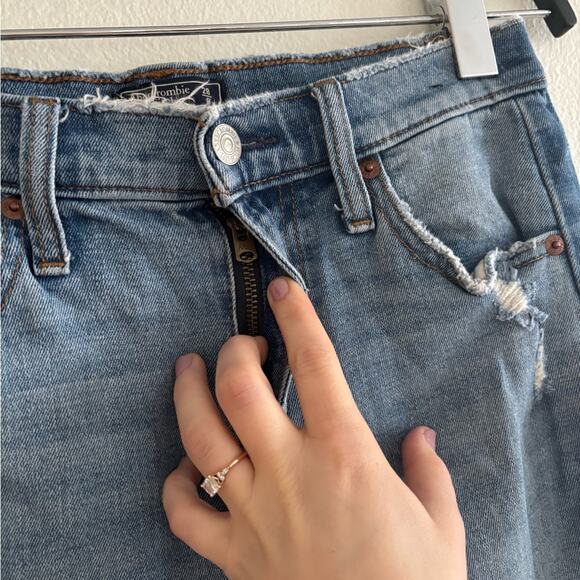 Abercrombie & Fitch Zoe Natural Rise Ankle Straight Size 28 Distressed Hem Jeans - Picture 5 of 10